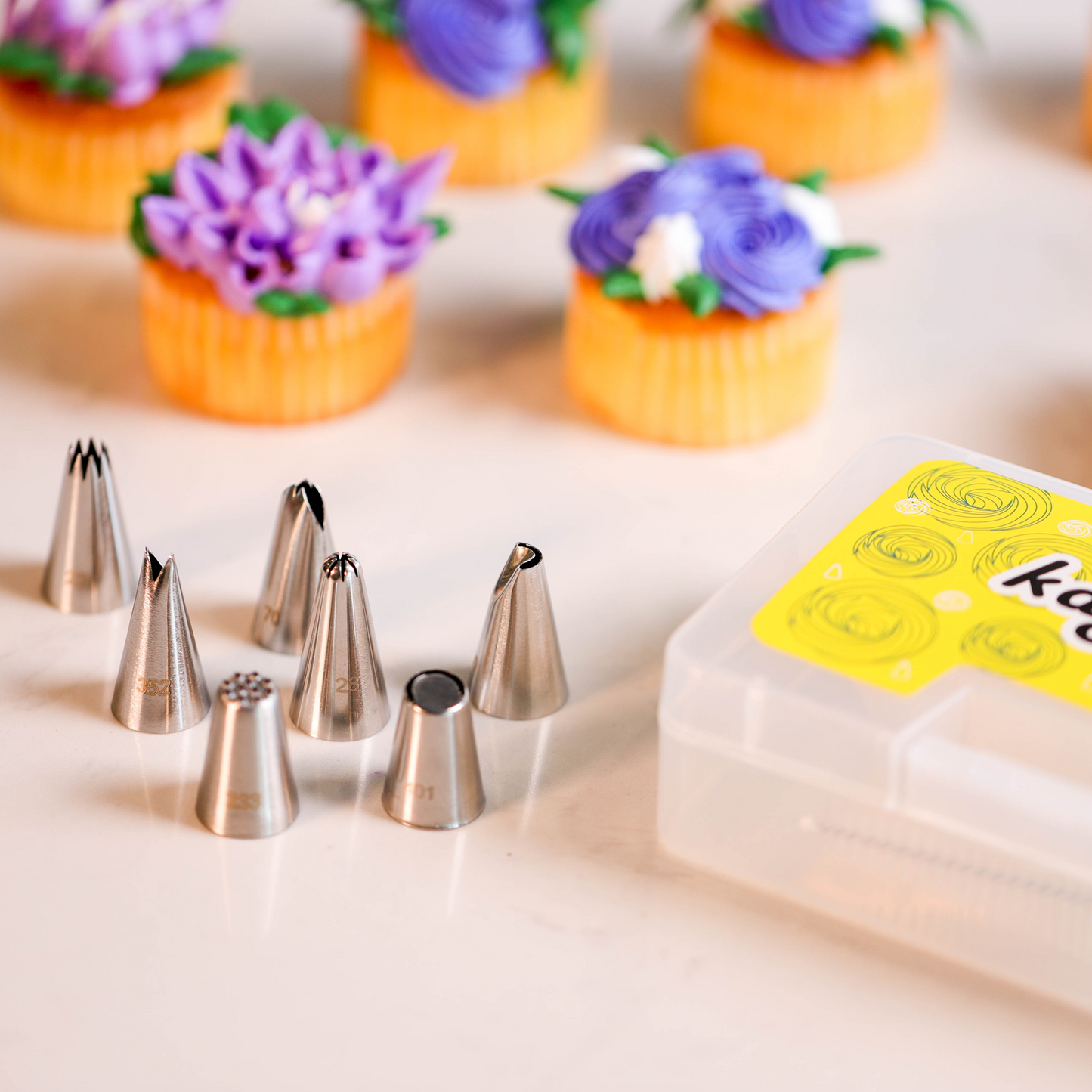 Kayaso Stainless Steel 24-Piece Decorating Icing Tip Set Includes 20 pcs Piping Bags with Couplers